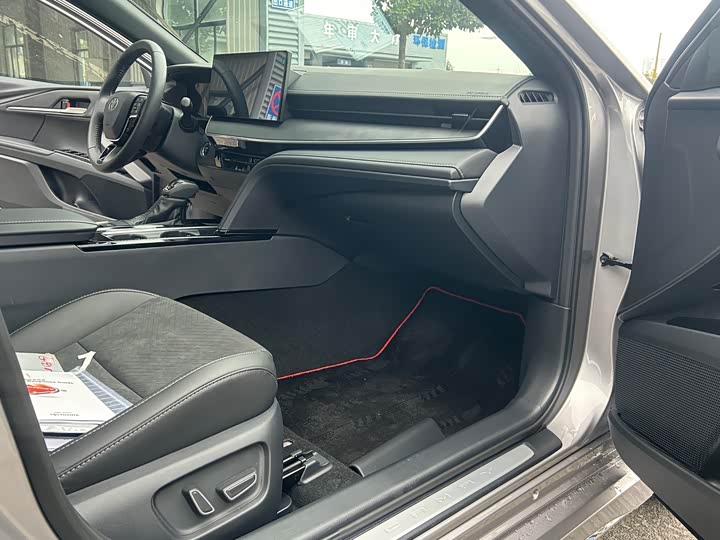 Photo 9 - Toyota Camry