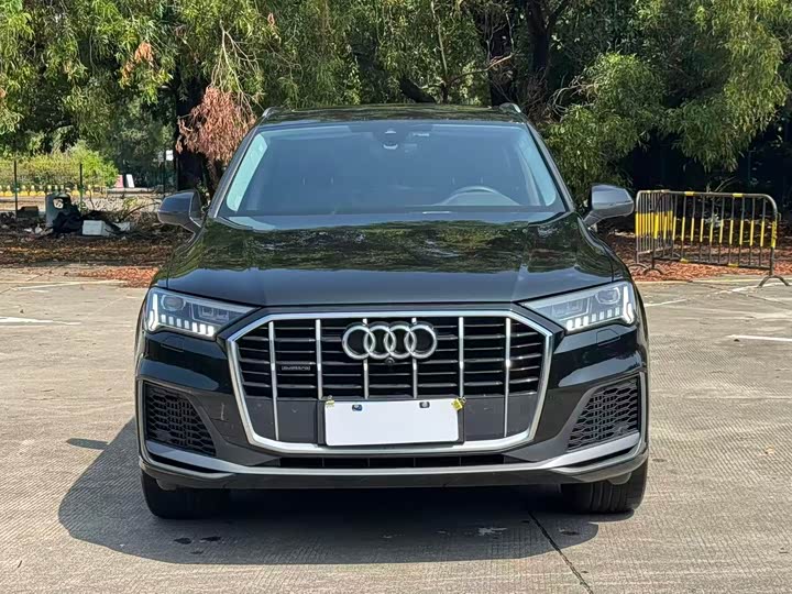 Фото 2 - Audi Q7