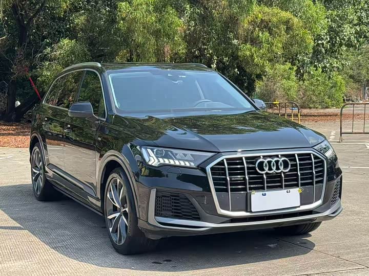 Фото 3 - Audi Q7