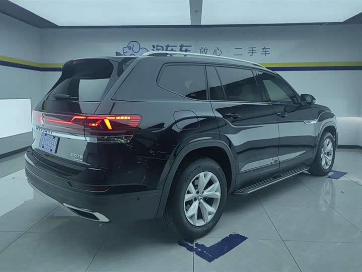 Photo 3 - Volkswagen Teramont Pro