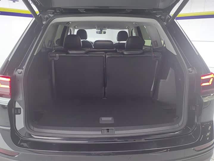 Photo 4 - Volkswagen Teramont Pro