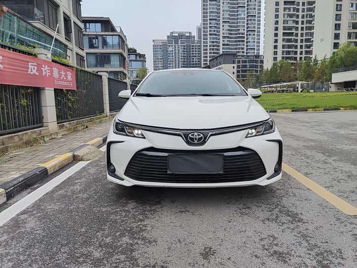 Photo 2 - Toyota Corolla