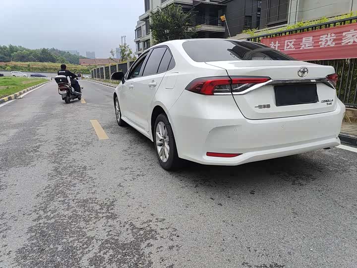 Photo 7 - Toyota Corolla