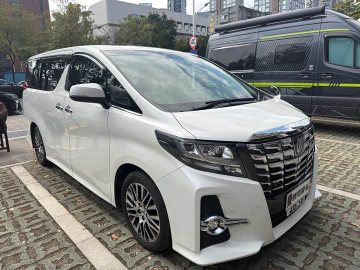 Фото 2 - Toyota Alphard