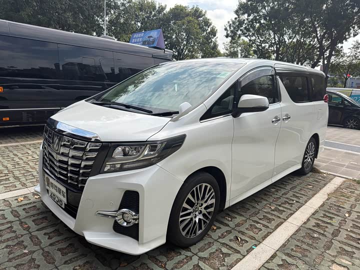 Фото 3 - Toyota Alphard