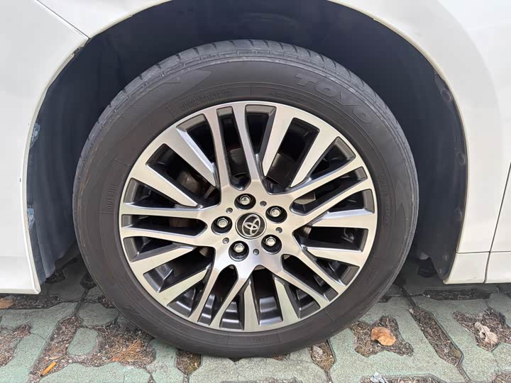 Фото 5 - Toyota Alphard