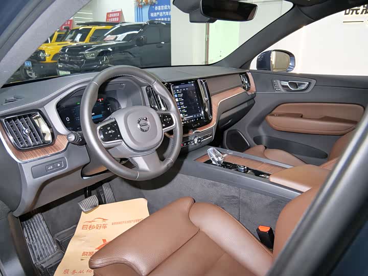 Фото 9 - Volvo XC60 Hybrid