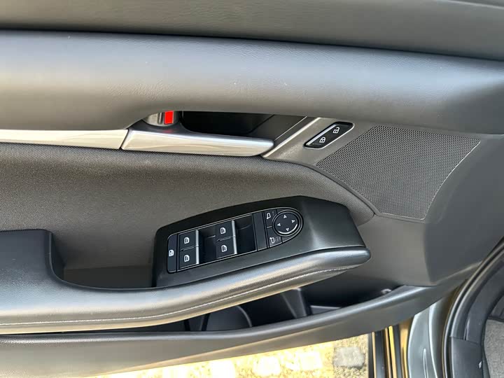 Фото 6 - Mazda 3 (Axela)