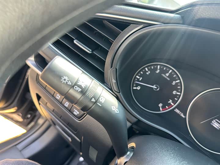 Фото 8 - Mazda 3 (Axela)