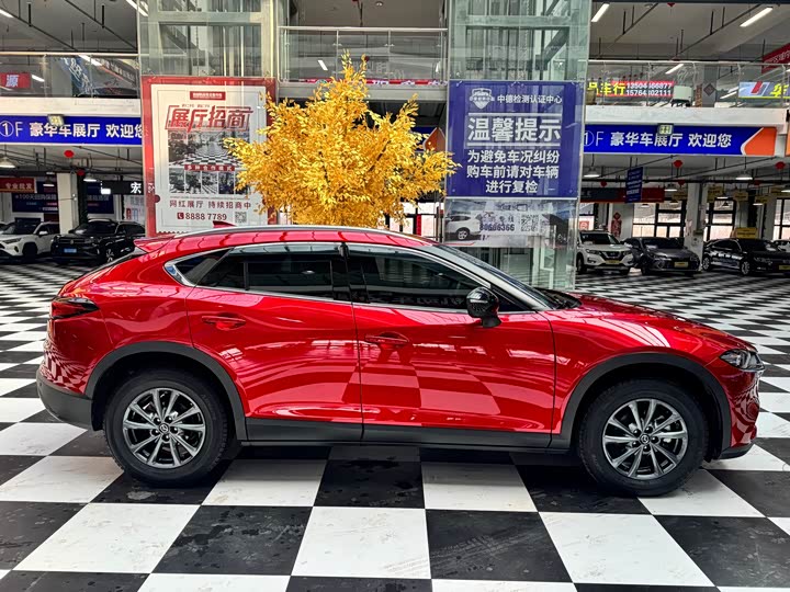 Фото 7 - Mazda CX-4