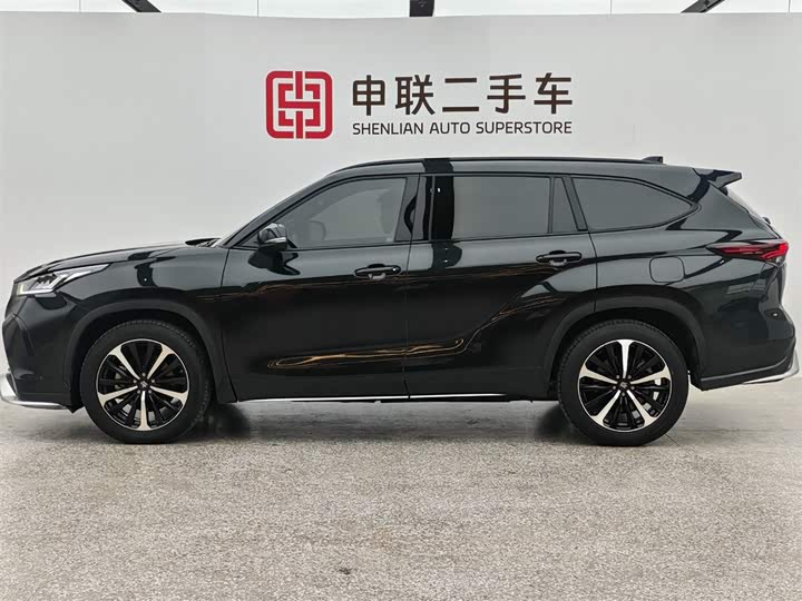 Фото 3 - Toyota Crown Kluger