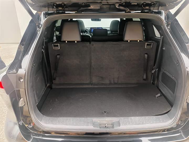 Фото 7 - Toyota Crown Kluger