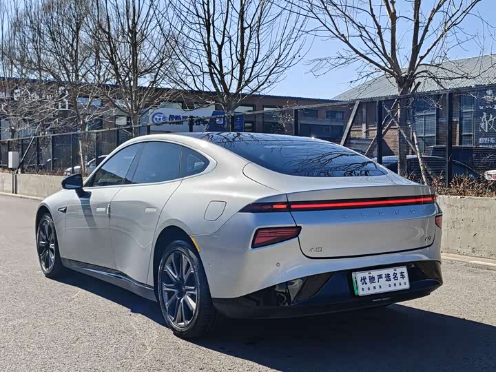 Фото 9 - XPeng P7