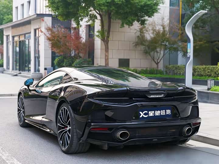 Photo 2 - McLaren GT