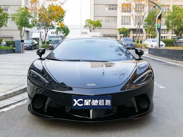 Photo 3 - McLaren GT