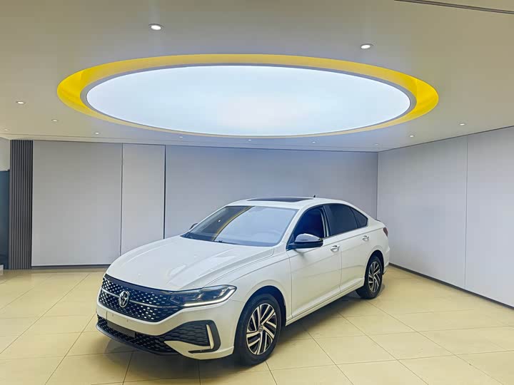 Photo 1 - Volkswagen Lavida