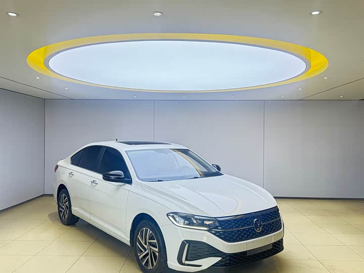 Photo 3 - Volkswagen Lavida