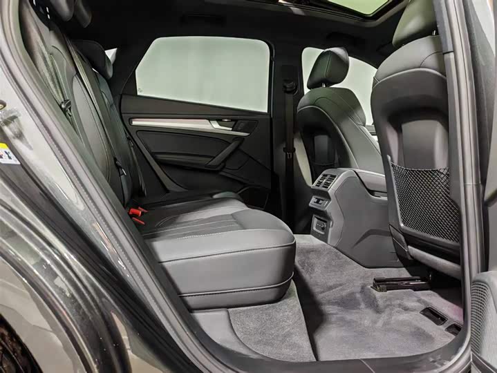 Фото 6 - Audi Q5L Sportback