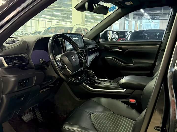 Фото 4 - Toyota Crown Kluger