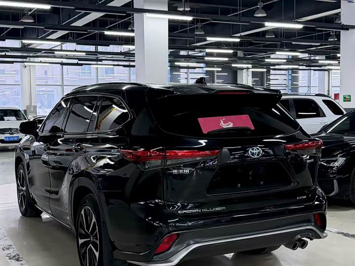 Фото 7 - Toyota Crown Kluger