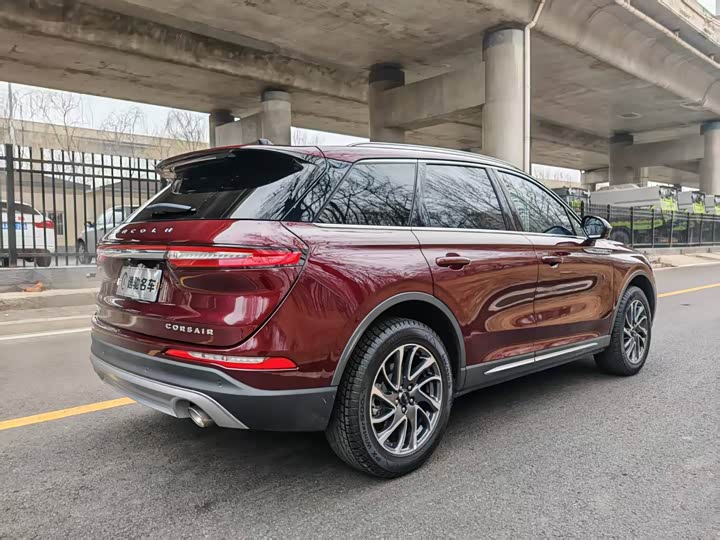 Фото 4 - Lincoln Corsair