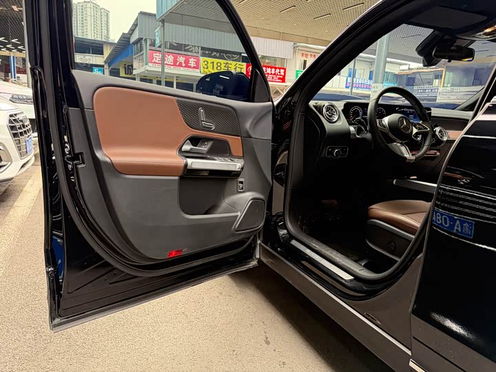 Фото 9 - Mercedes-Benz GLB-Class