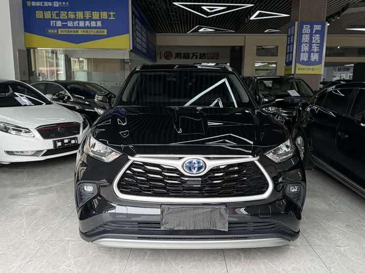 Фото 2 - Toyota Highlander