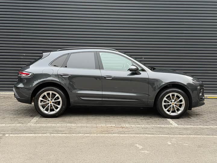 Photo 4 - Porsche Macan