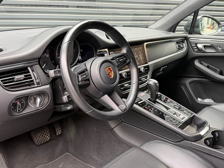 Photo 8 - Porsche Macan