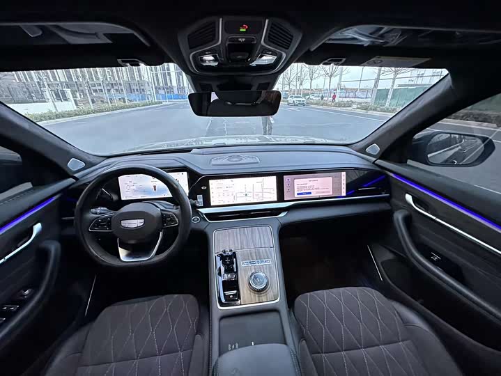 Photo 5 - Geely Monjaro