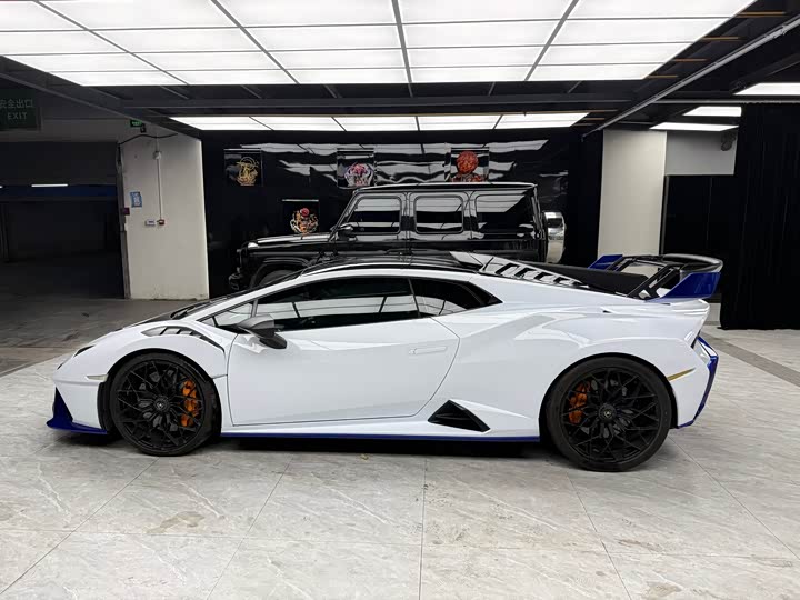 Фото 7 - Lamborghini Huracán