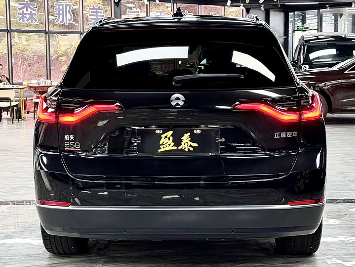 Photo 6 - Nio ES8