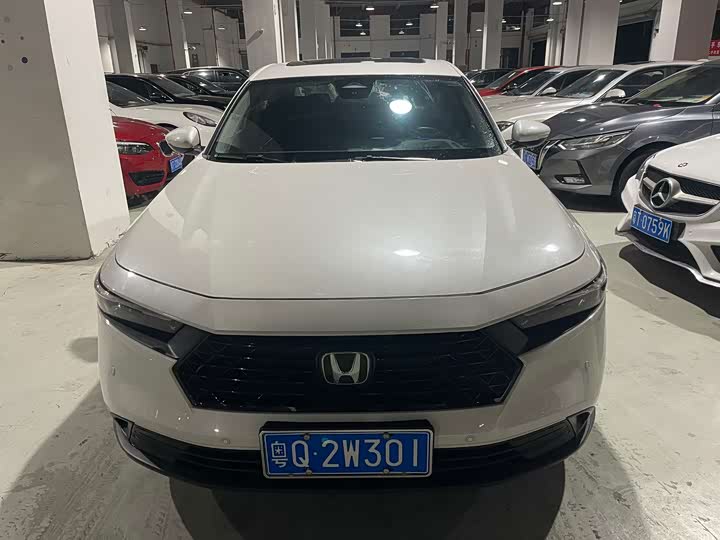 Фото 2 - Honda Accord