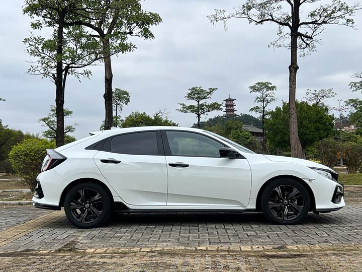 Фото 4 - Honda Civic