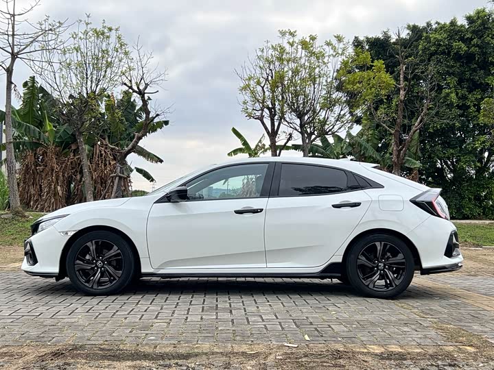 Фото 8 - Honda Civic