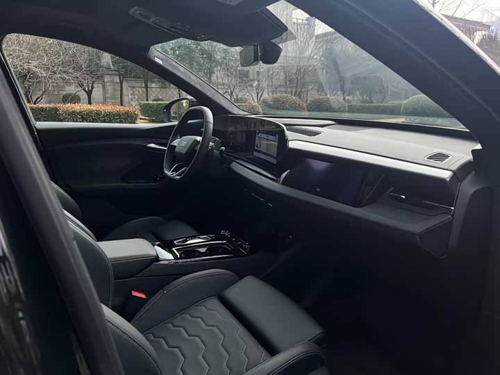 Фото 6 - Audi Q6L e-tron