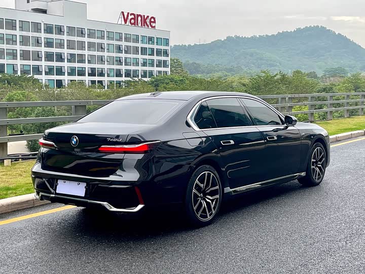 Фото 6 - BMW 7 Series