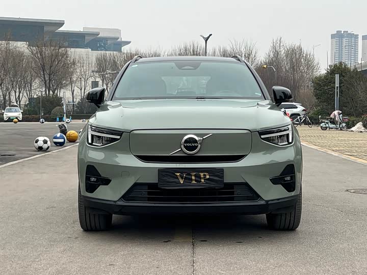 Фото 2 - Volvo XC40 EV