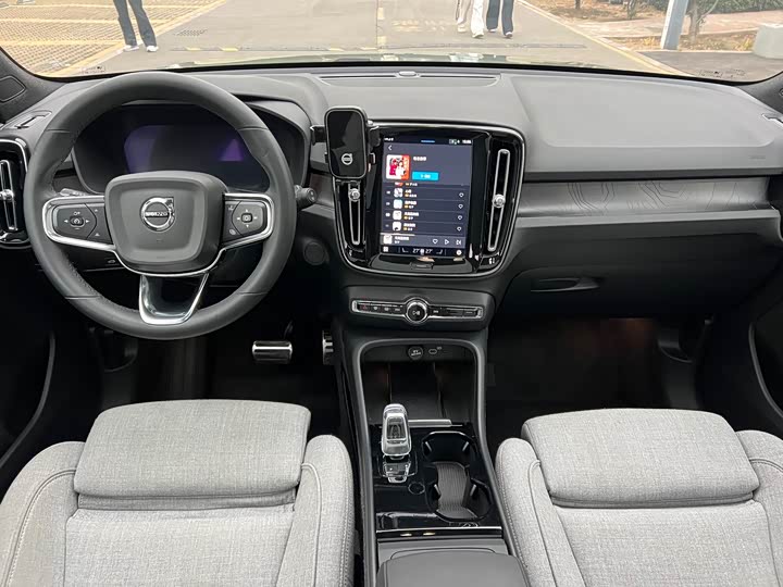 Фото 6 - Volvo XC40 EV