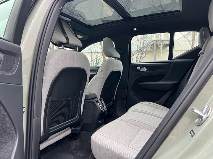 Фото 8 - Volvo XC40 EV