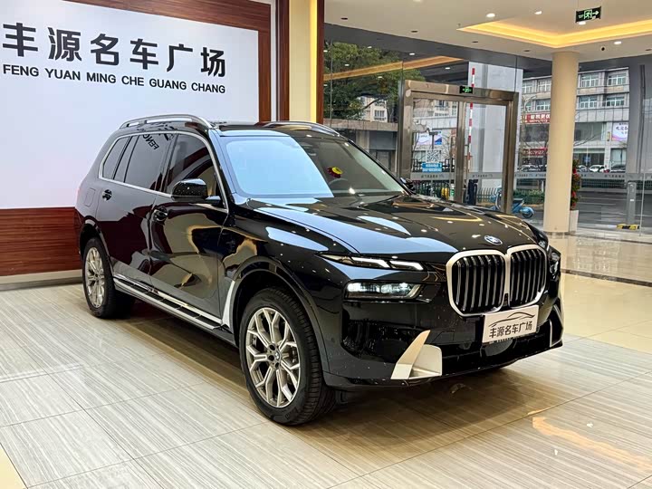 Фото 3 - BMW X7