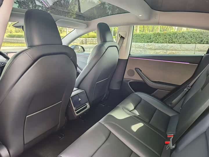 Фото 5 - Tesla Model 3