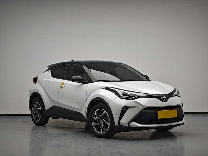 Фото 3 - Toyota C-HR