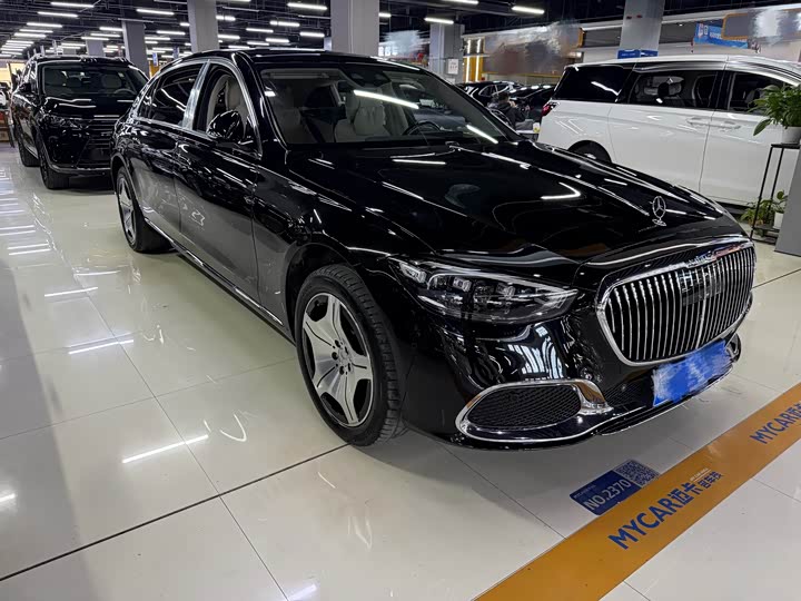 Photo 2 - Mercedes-Benz Maybach S-Class