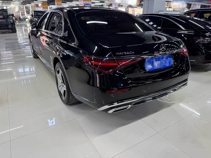 Photo 4 - Mercedes-Benz Maybach S-Class