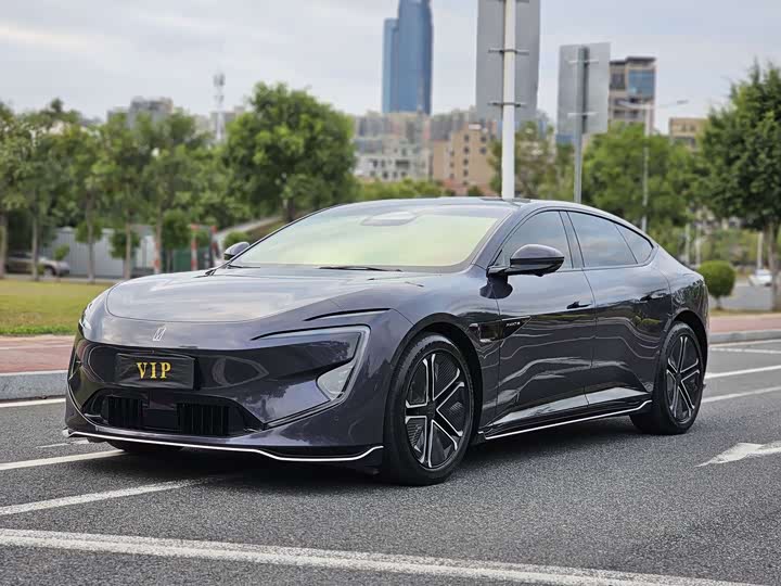 Фото 1 - Avatr 12