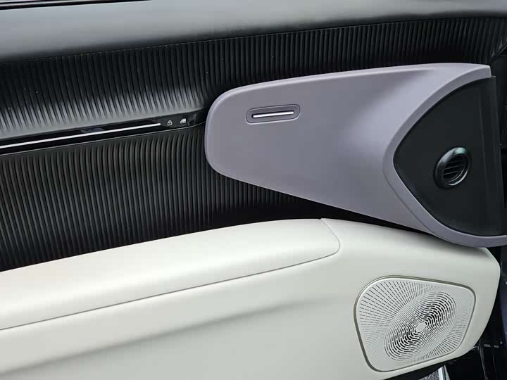 Фото 9 - Avatr 12