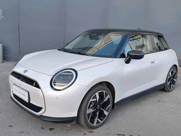 Фото 1 - Mini Cooper