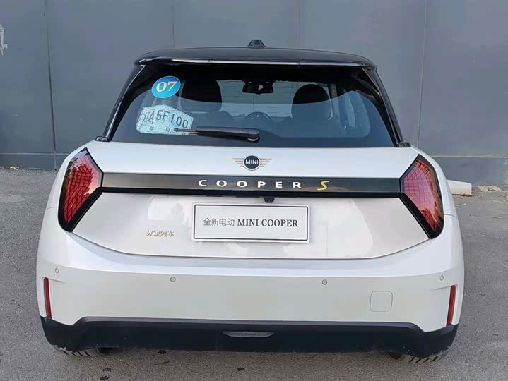 Фото 3 - Mini Cooper