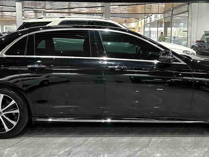 Фото 8 - Mercedes-Benz E-Class Hybrid